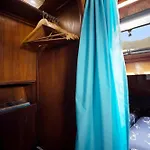Aloha Jak's Boat אלסיו