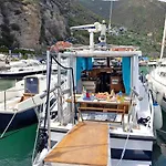보트호텔 Aloha Jak's Boat *