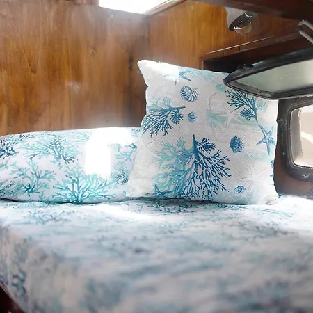 보트호텔 Aloha Jak's Boat