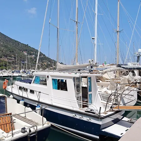 Bådhotel Aloha Jak's Boat