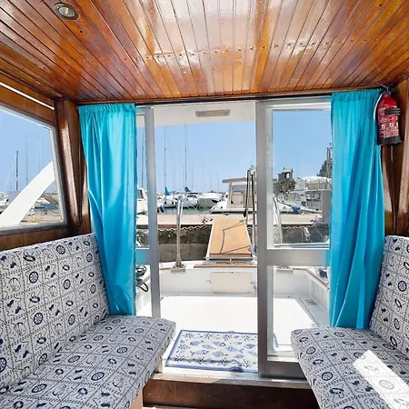 Hotel en barco Aloha Jak's Boat