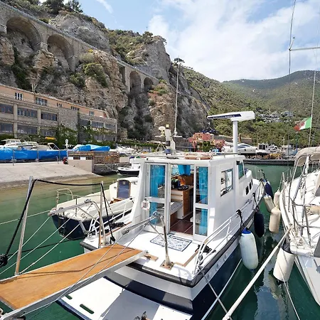 Aloha Jak's Boat * Alassio