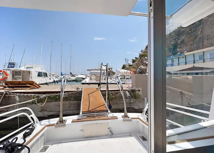 Bådhotel Aloha Jak's Boat *